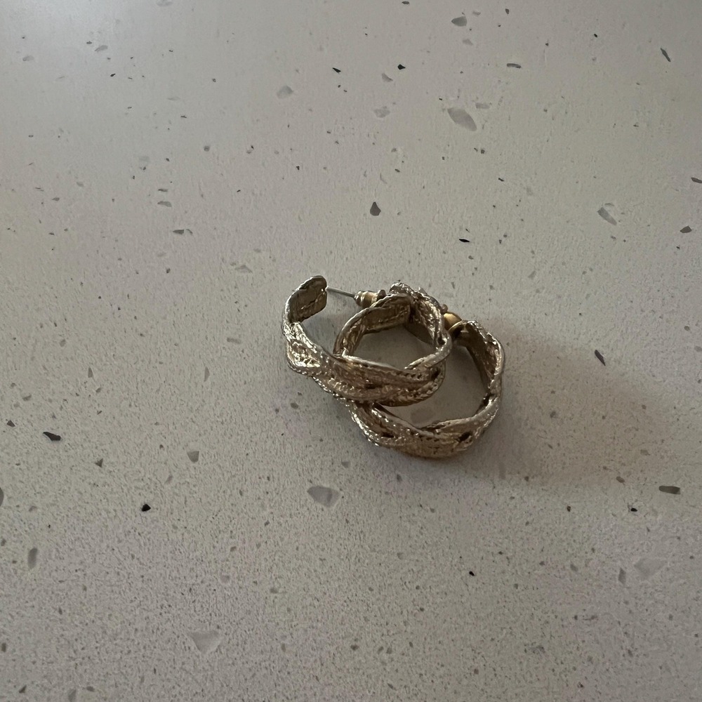 Vintage 1980s‎ gold tone braided hoops everyday earrings pierced ears Casual - Picture 6 of 7